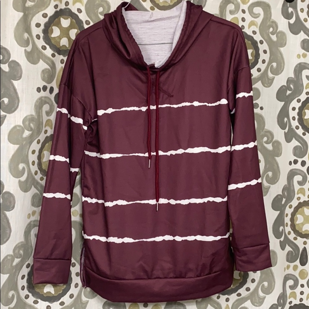 NWOT: Long sleeve w/ hood